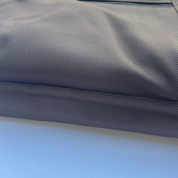 TUMI brown nylon large screen laptop case 17” - Picture 4 of 11